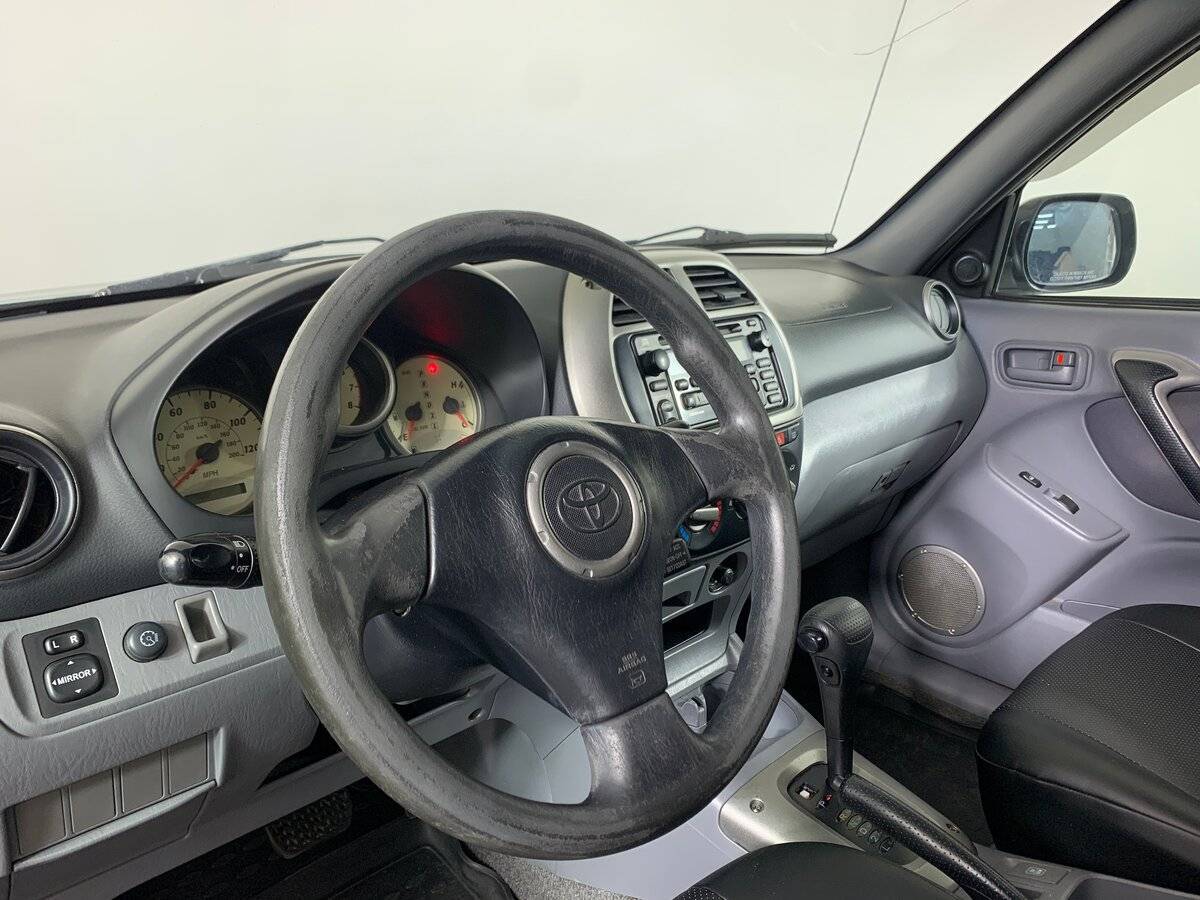 Toyota RAV4 с пробегом — 2002 год. Фото: #10