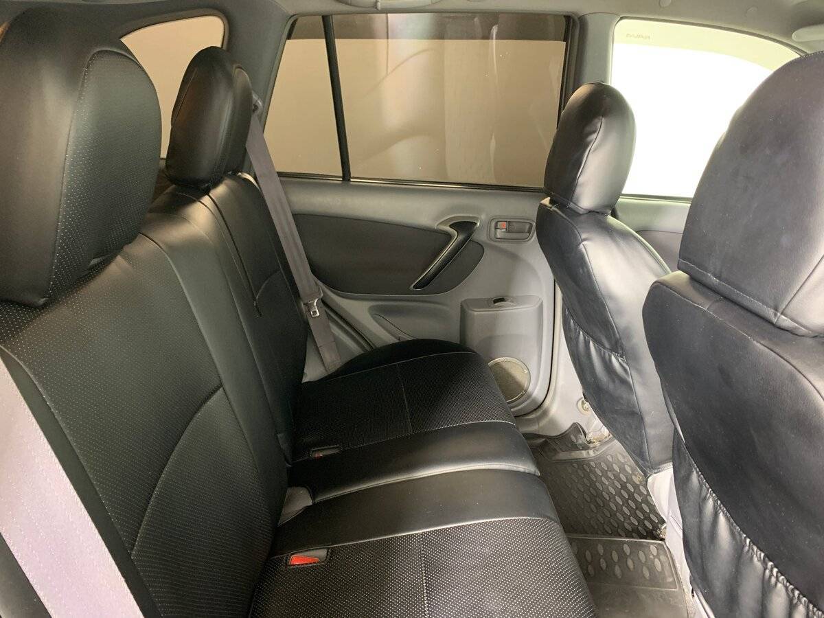 Toyota RAV4 с пробегом — 2002 год. Фото: #16