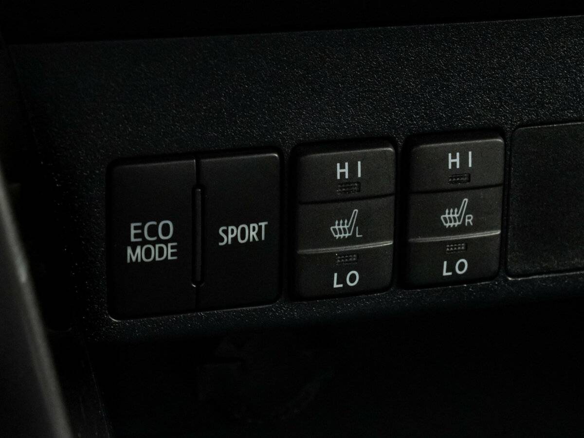 Toyota RAV4 с пробегом — 2016 год. Фото: #13