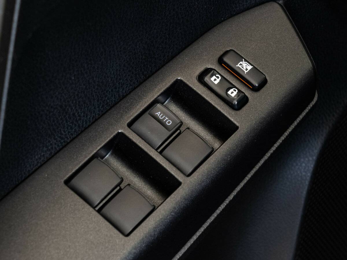 Toyota RAV4 с пробегом — 2016 год. Фото: #16