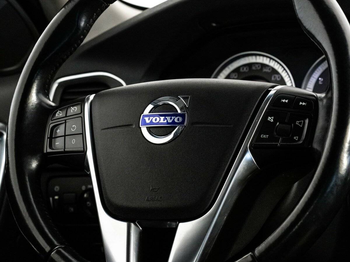 Volvo S60 с пробегом — 2011 год. Фото: #10