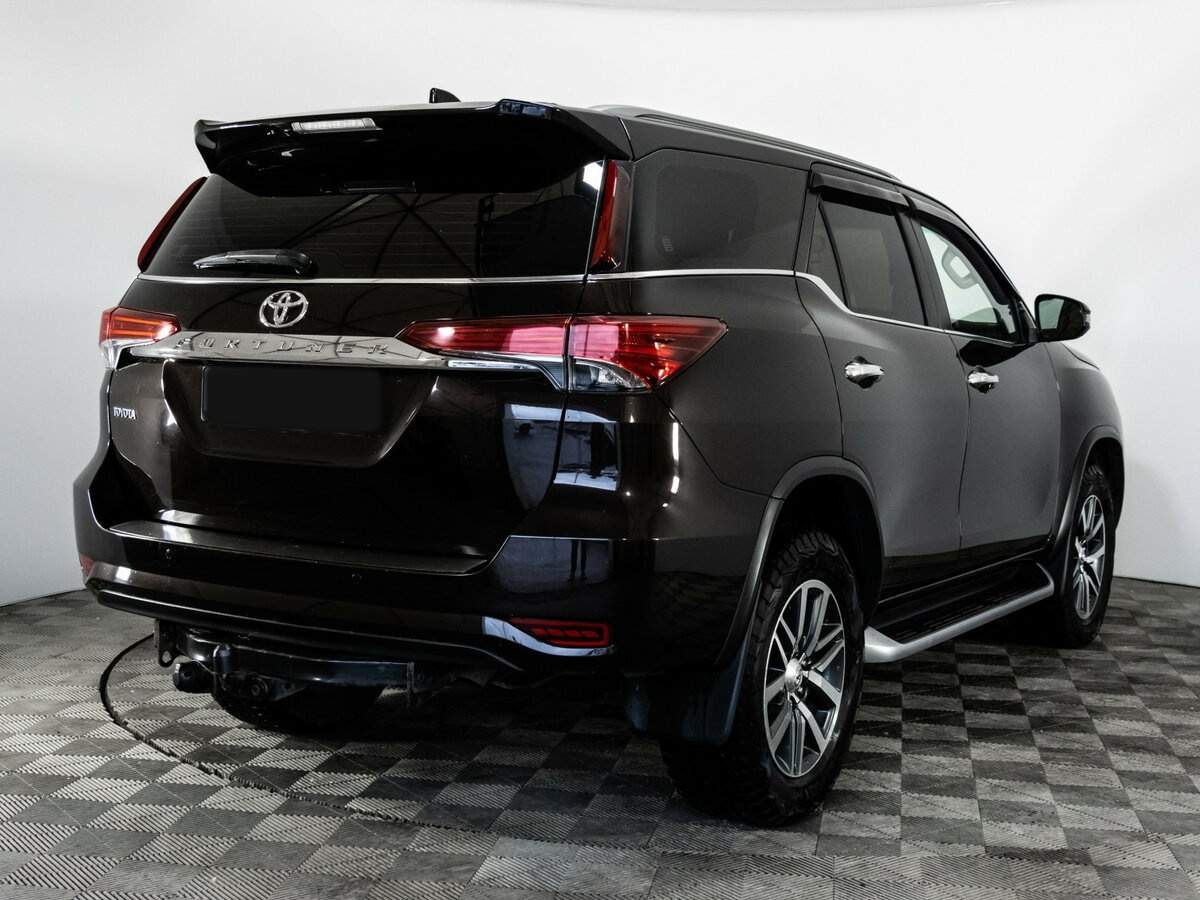 Toyota Fortuner с пробегом — 2018 год. Фото: #5
