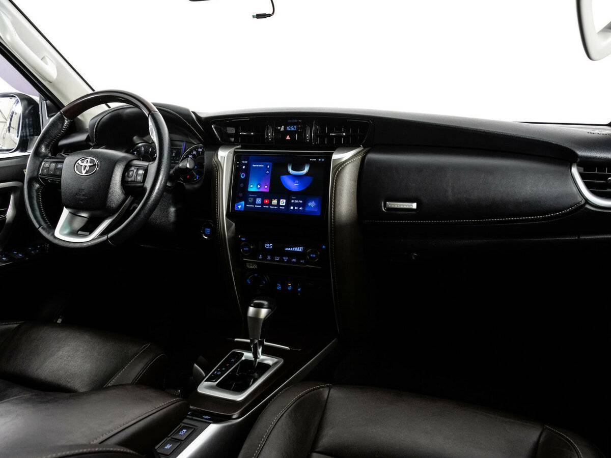 Toyota Fortuner с пробегом — 2018 год. Фото: #9