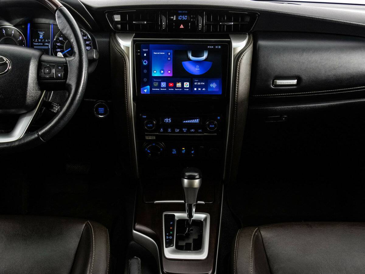 Toyota Fortuner с пробегом — 2018 год. Фото: #14