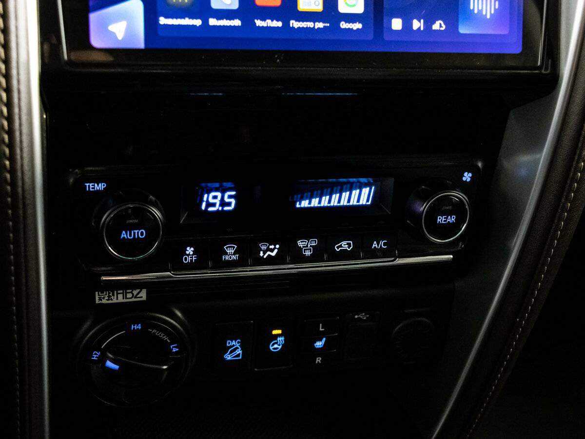 Toyota Fortuner с пробегом — 2018 год. Фото: #17