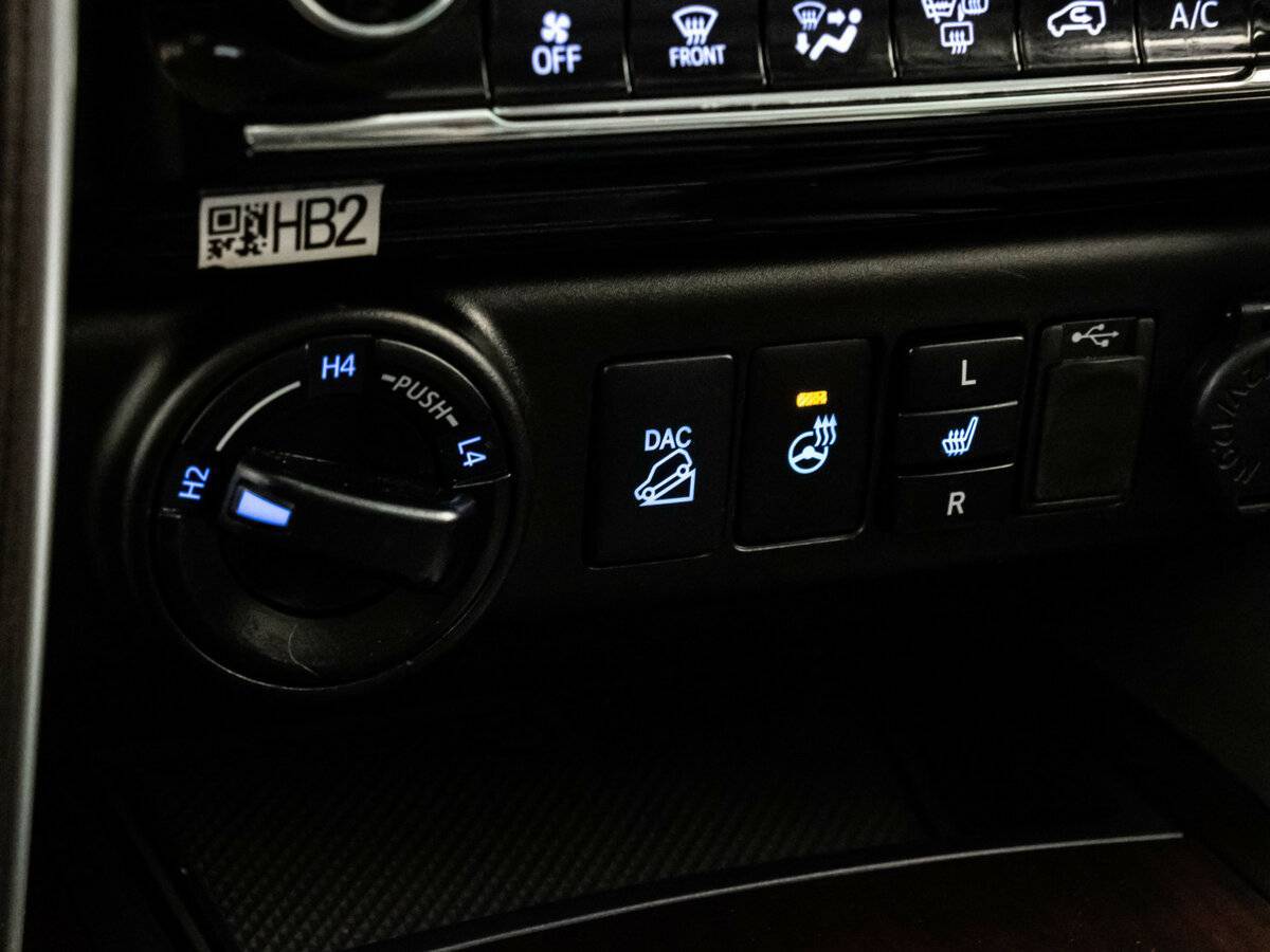 Toyota Fortuner с пробегом — 2018 год. Фото: #19