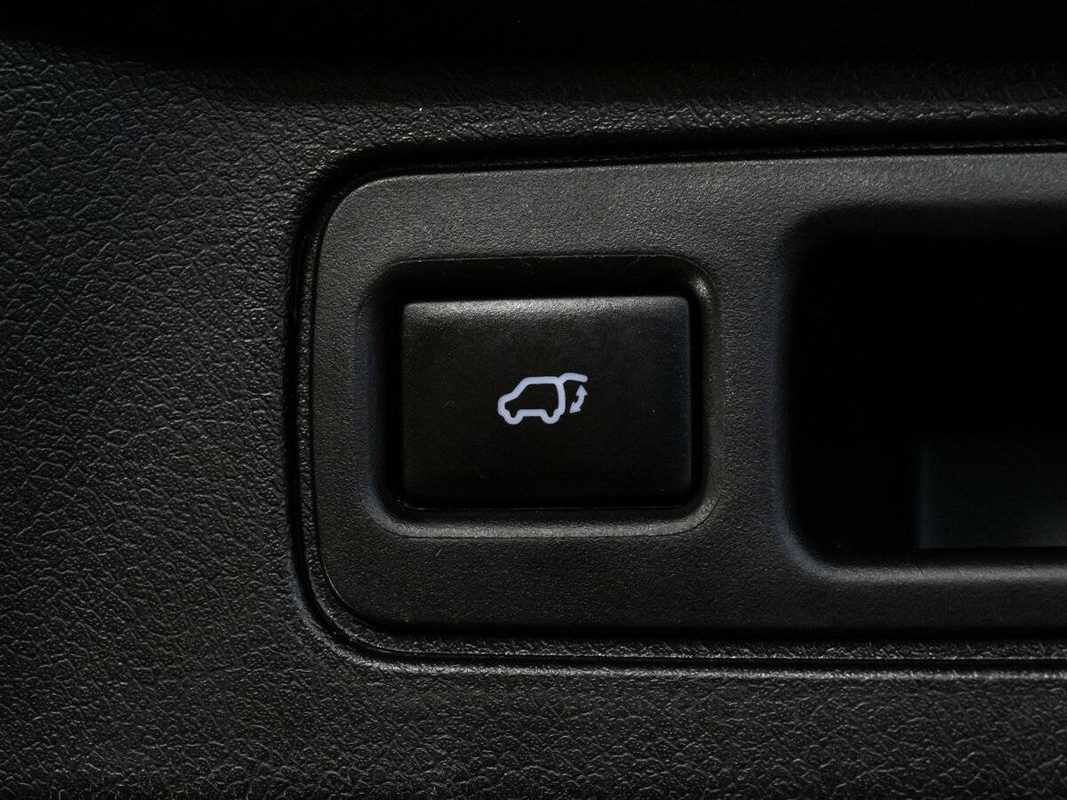 Toyota Fortuner с пробегом — 2018 год. Фото: #23