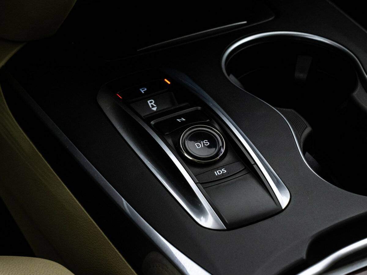 Acura MDX с пробегом — 2015 год. Фото: #13