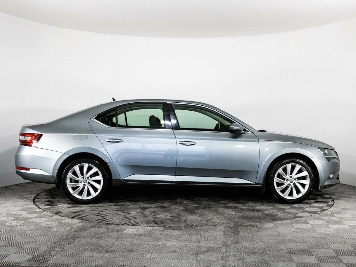 Skoda Superb с пробегом — 2017 год. Фото: #3