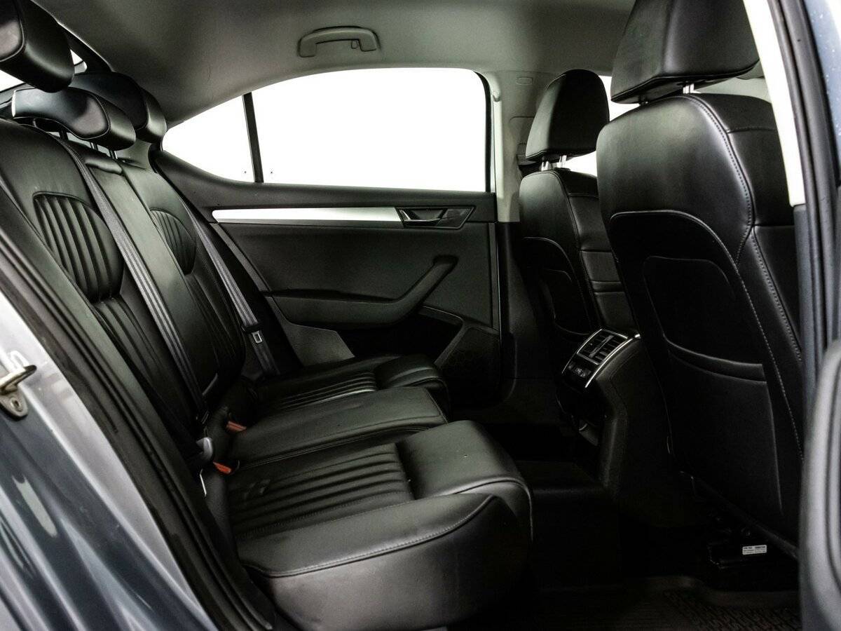 Skoda Superb с пробегом — 2017 год. Фото: #17