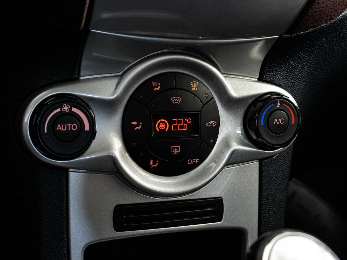 Ford Fiesta с пробегом — 2008 год. Фото: #10