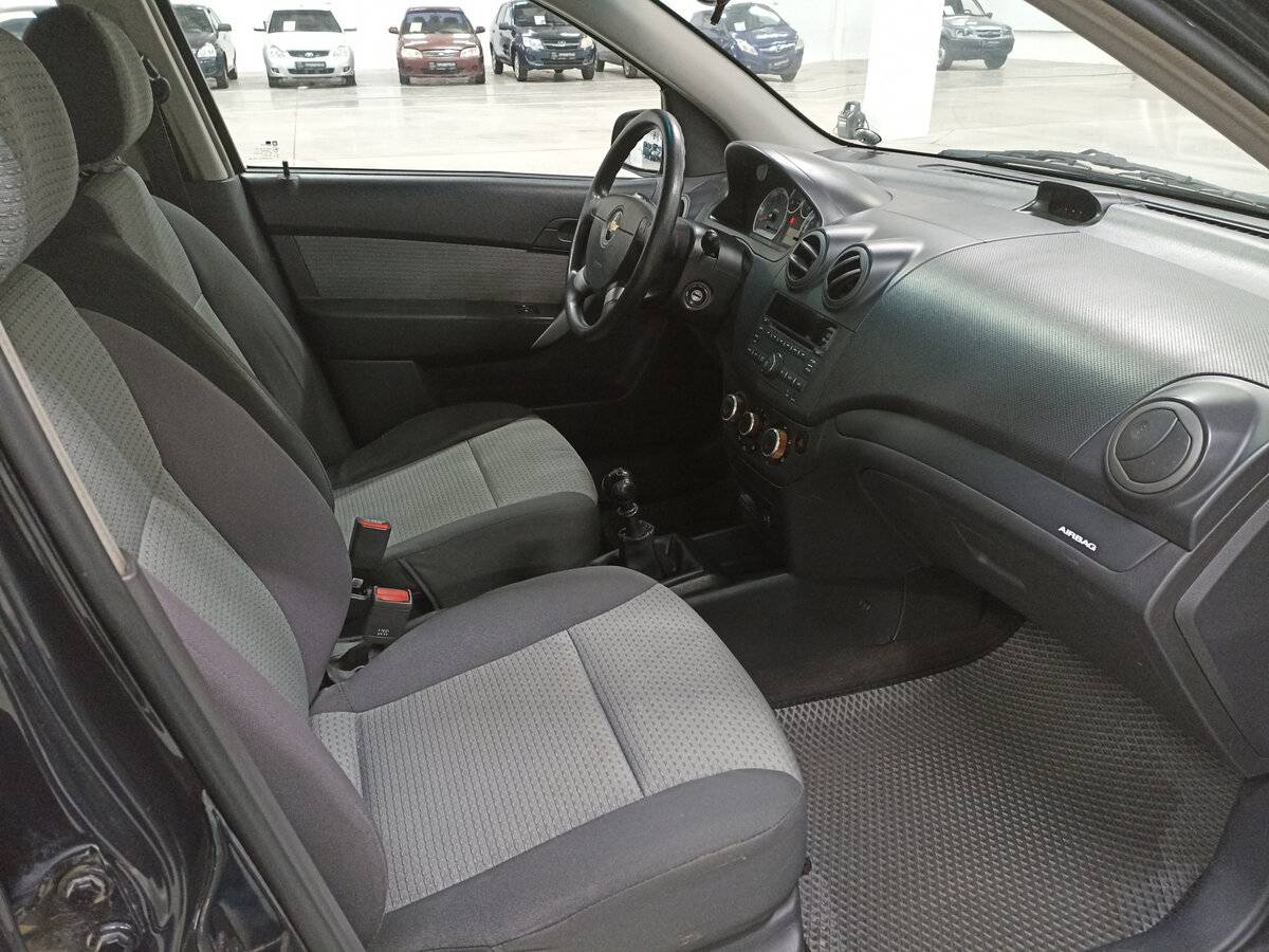 Chevrolet Aveo с пробегом — 2011 год. Фото: #10