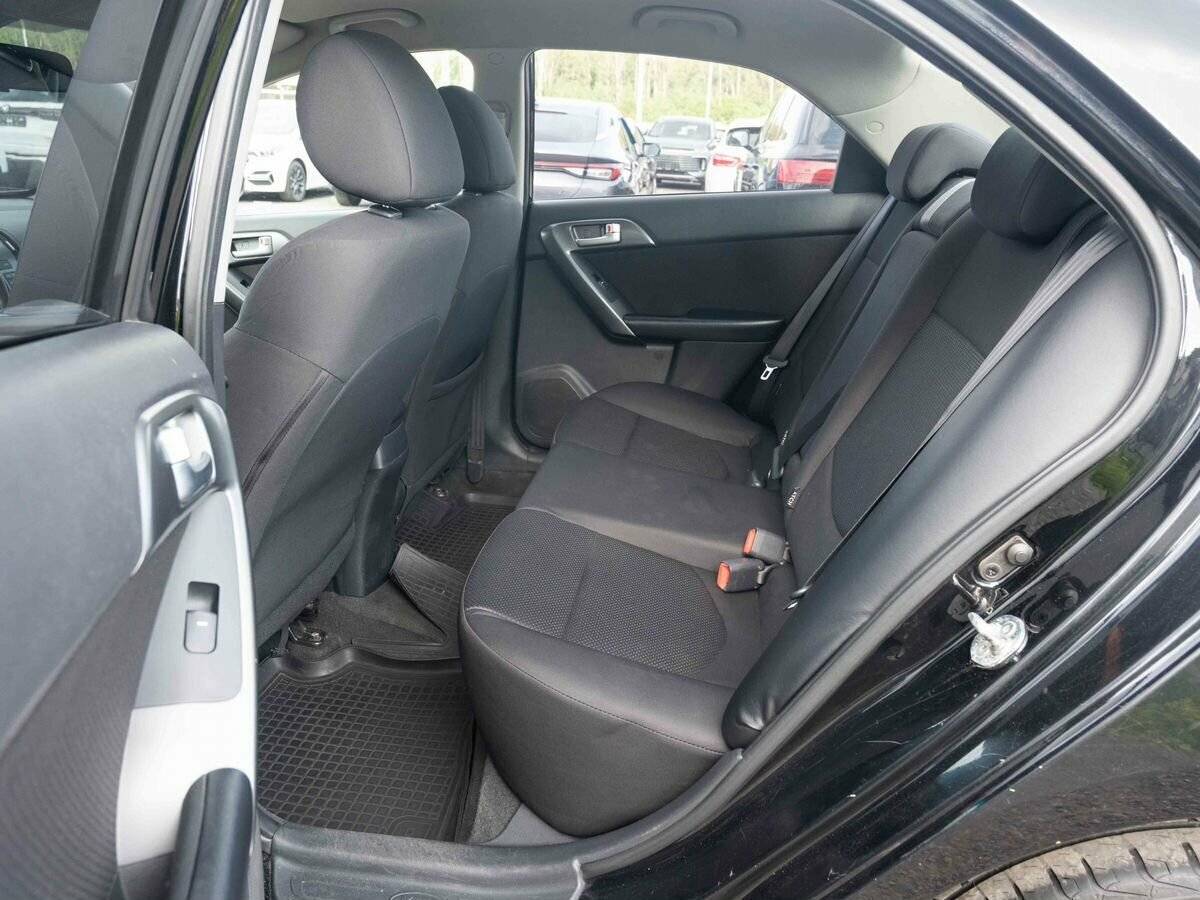 Kia Cerato с пробегом — 2012 год. Фото: #8