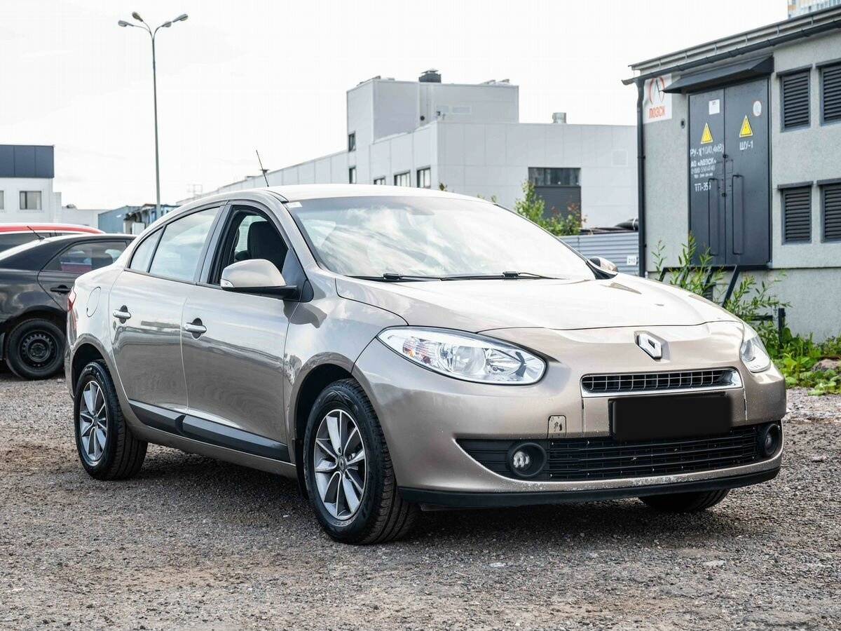 Renault Fluence с пробегом — 2010 год. Фото: #2