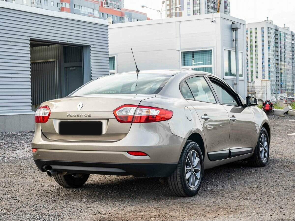 Renault Fluence с пробегом — 2010 год. Фото: #5