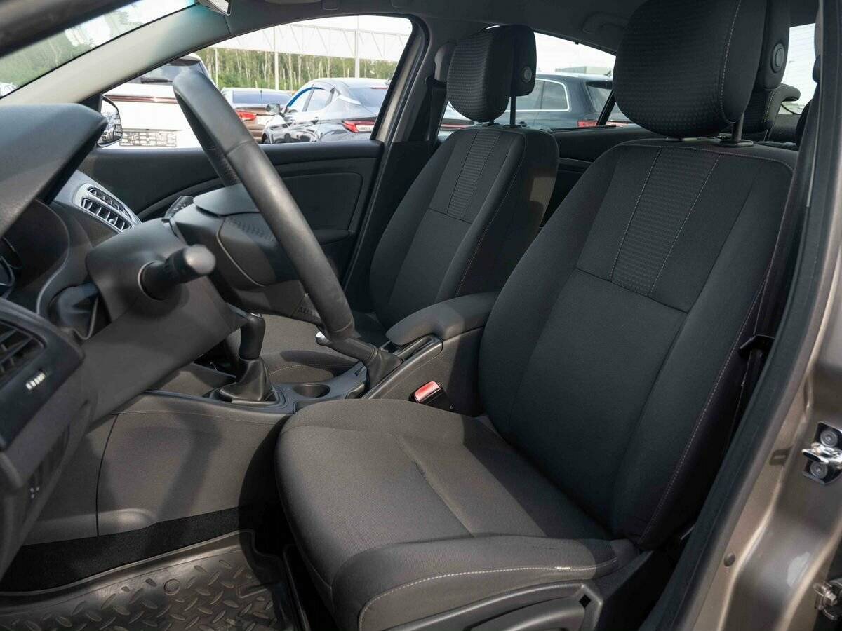 Renault Fluence с пробегом — 2010 год. Фото: #7