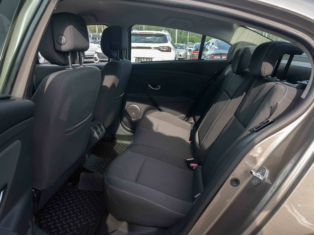 Renault Fluence с пробегом — 2010 год. Фото: #8