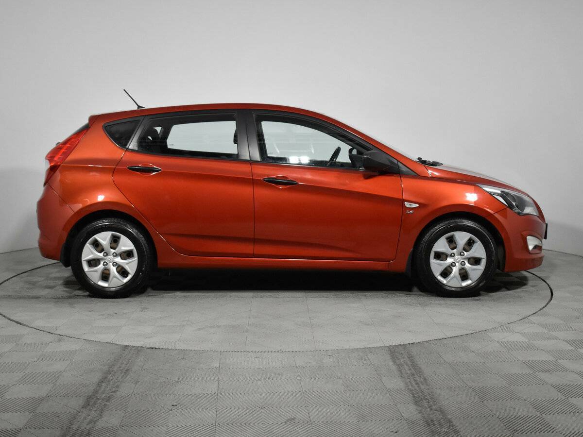 Hyundai Solaris с пробегом — 2014 год. Фото: #3