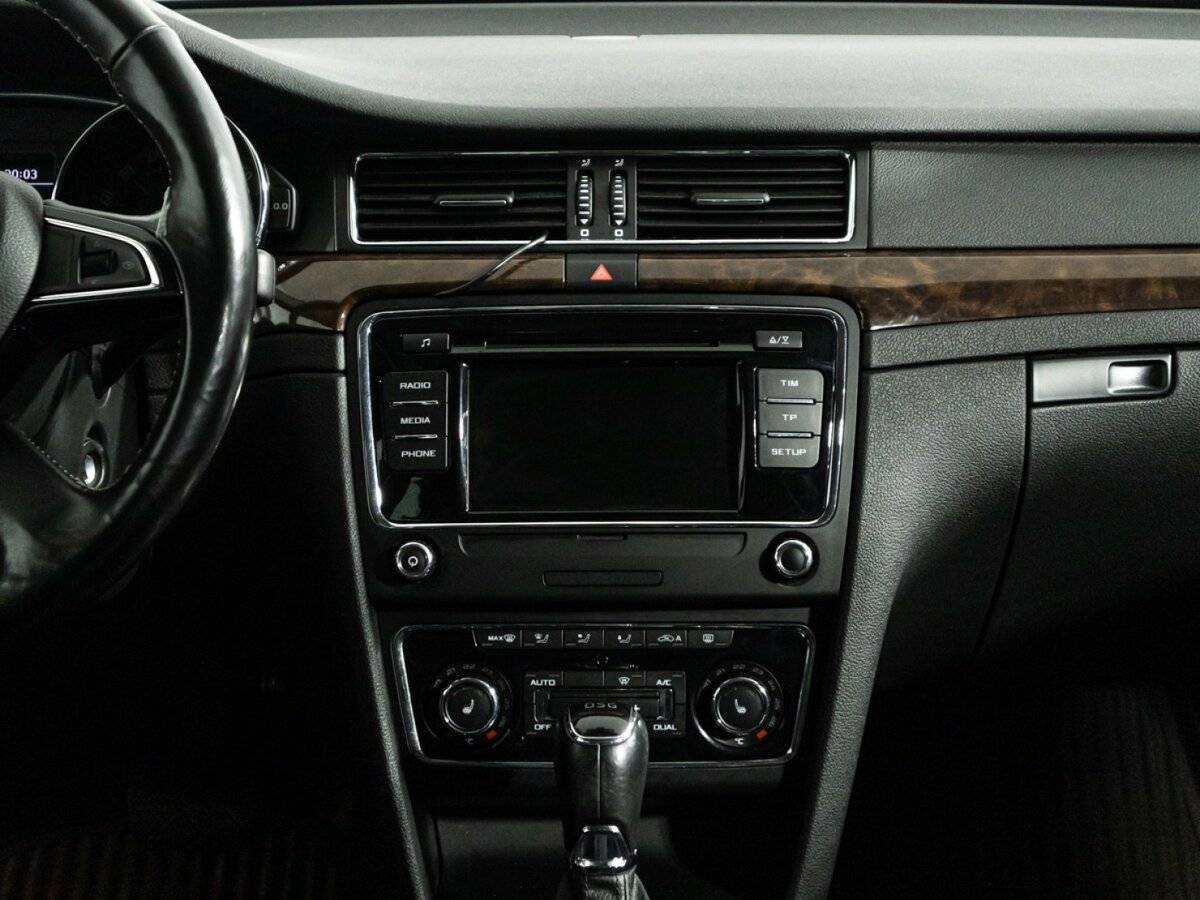 Skoda Superb с пробегом — 2013 год. Фото: #13