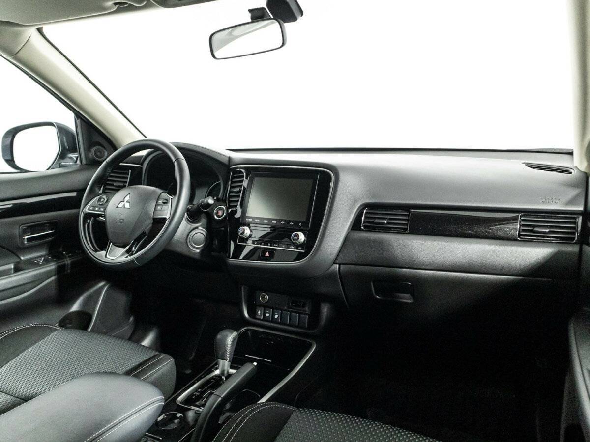Mitsubishi Outlander с пробегом — 2022 год. Фото: #8
