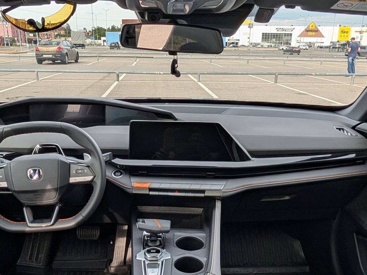 Changan UNI-V с пробегом — 2024 год. Фото: #6