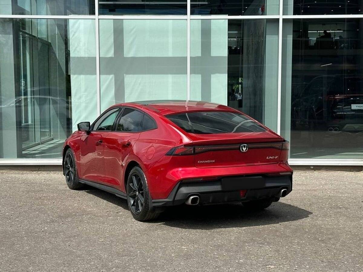 Changan UNI-V с пробегом — 2024 год. Фото: #4