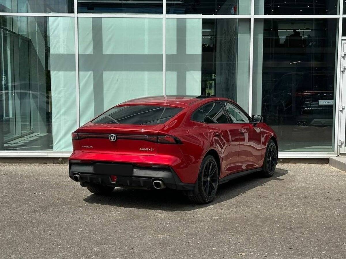 Changan UNI-V с пробегом — 2024 год. Фото: #6