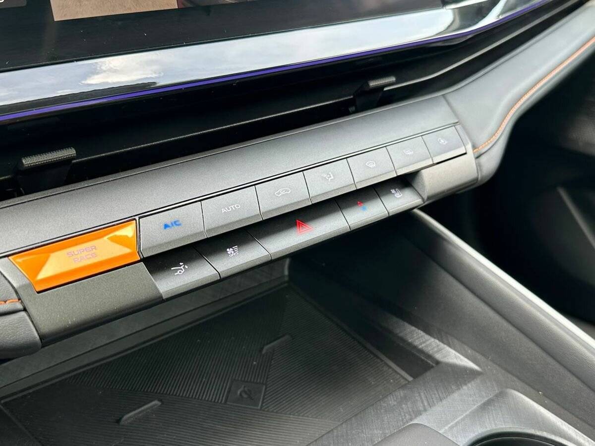 Changan UNI-V с пробегом — 2024 год. Фото: #13