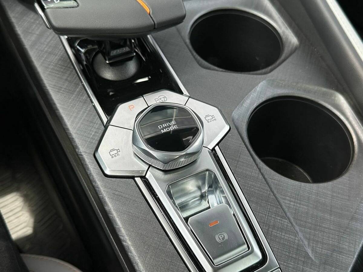 Changan UNI-V с пробегом — 2024 год. Фото: #14