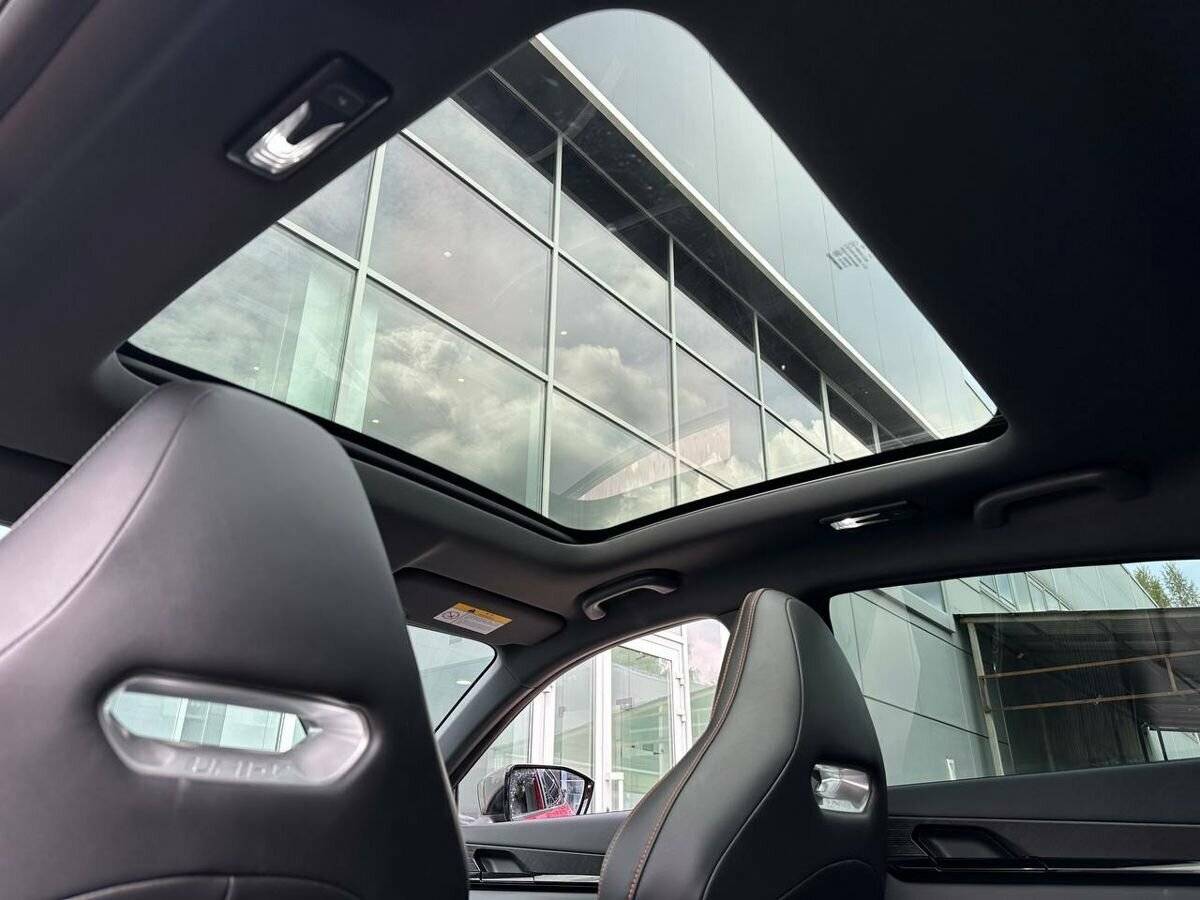 Changan UNI-V с пробегом — 2024 год. Фото: #15