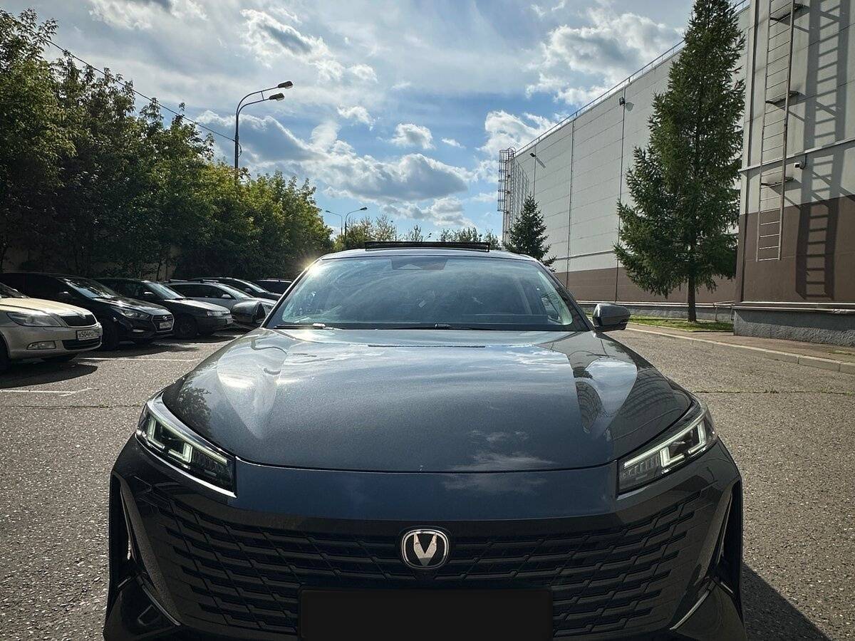 Changan Lamore с пробегом — 2023 год. Фото: #1