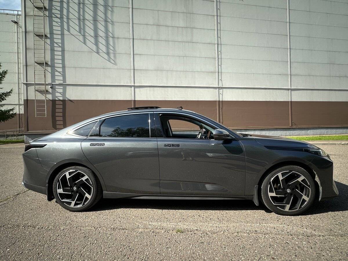 Changan Lamore с пробегом — 2023 год. Фото: #3