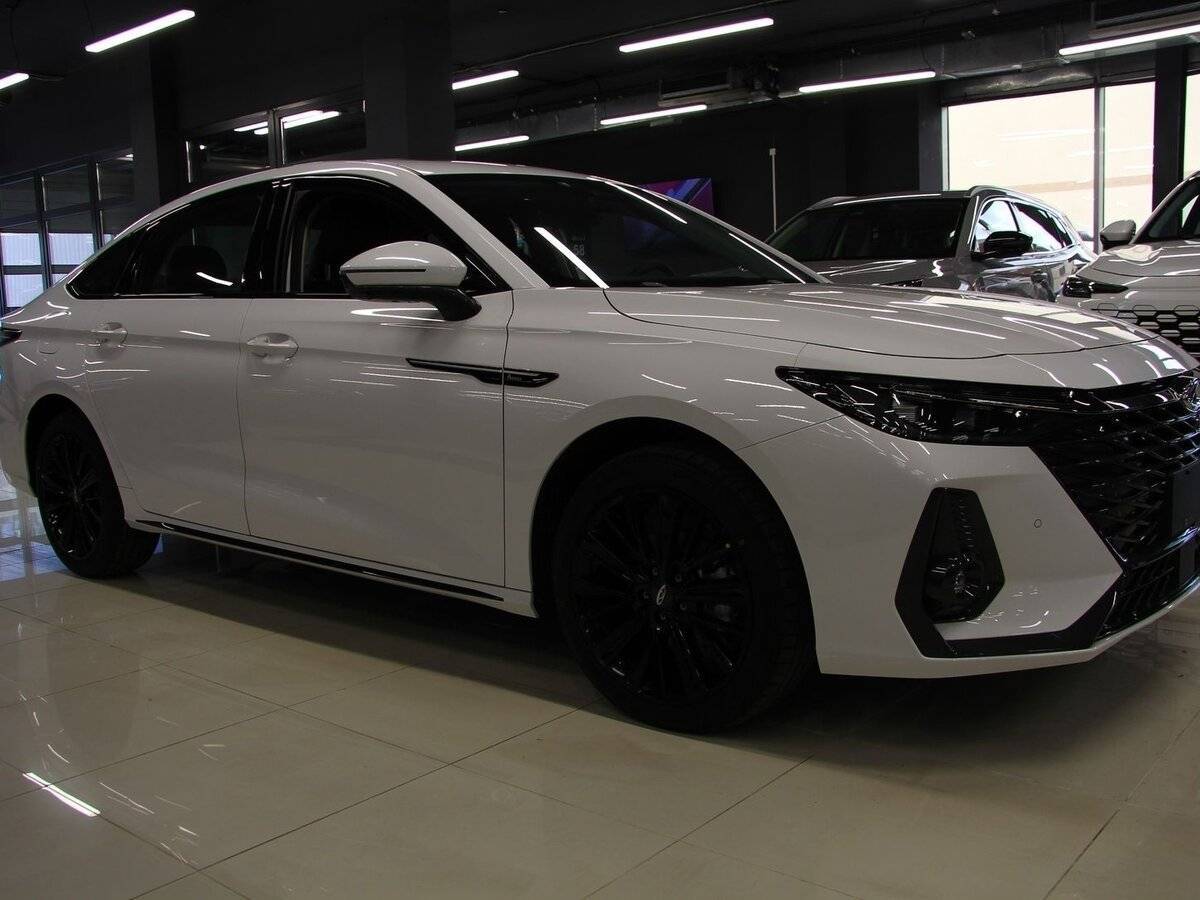 Chery Arrizo 8 с пробегом — 2024 год. Фото: #1