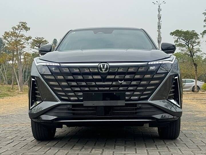 Changan UNI-Z с пробегом — 2024 год. Фото: #1