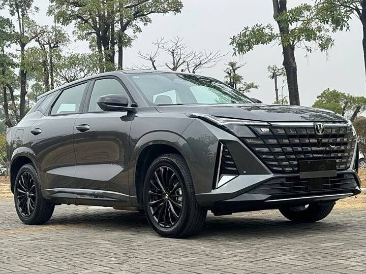 Changan UNI-Z с пробегом — 2024 год. Фото: #2