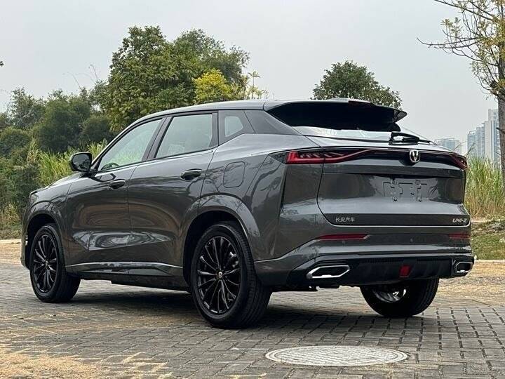 Changan UNI-Z с пробегом — 2024 год. Фото: #4