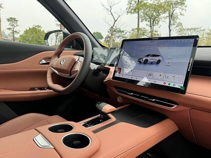 Changan UNI-Z с пробегом — 2024 год. Фото: #18