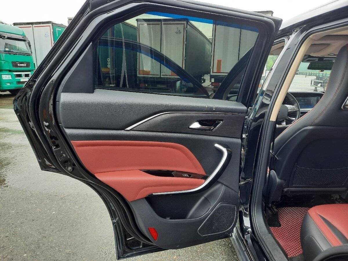 FAW Bestune T77 с пробегом — 2022 год. Фото: #14