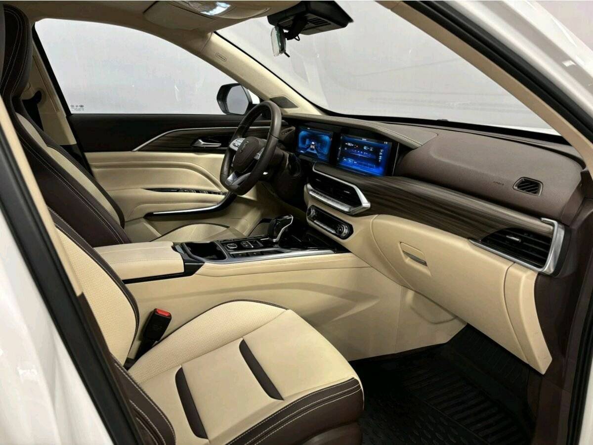 FAW Bestune T77 с пробегом — 2023 год. Фото: #10