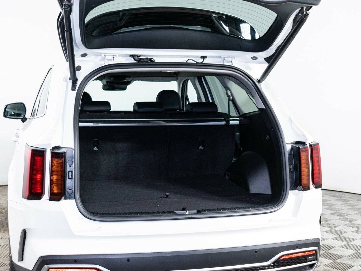 Kia Sorento с пробегом — 2023 год. Фото: #8