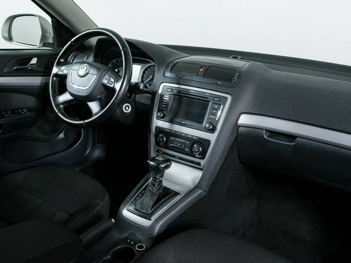 Skoda Octavia с пробегом — 2011 год. Фото: #9