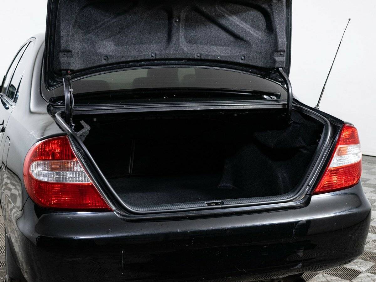Toyota Camry с пробегом — 2005 год. Фото: #5