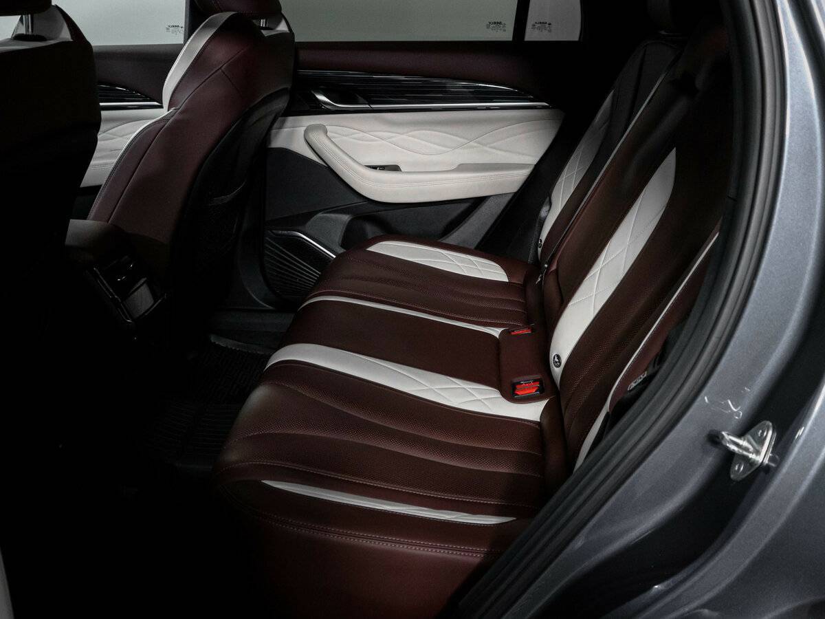 Geely Monjaro с пробегом — 2023 год. Фото: #9