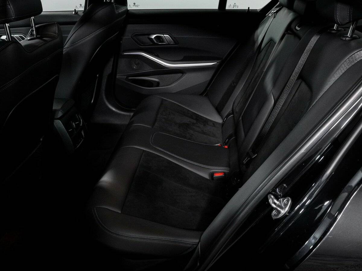BMW 3 серии с пробегом — 2020 год. Фото: #9