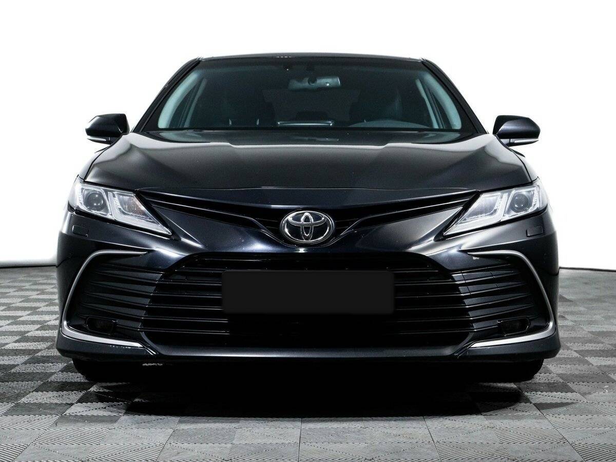 Toyota Camry с пробегом — 2021 год. Фото: #1