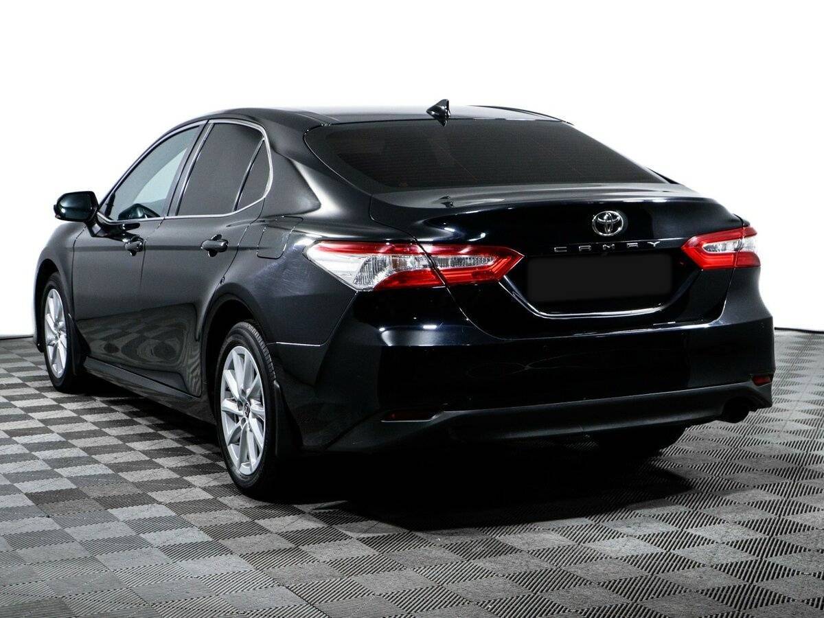 Toyota Camry с пробегом — 2021 год. Фото: #6