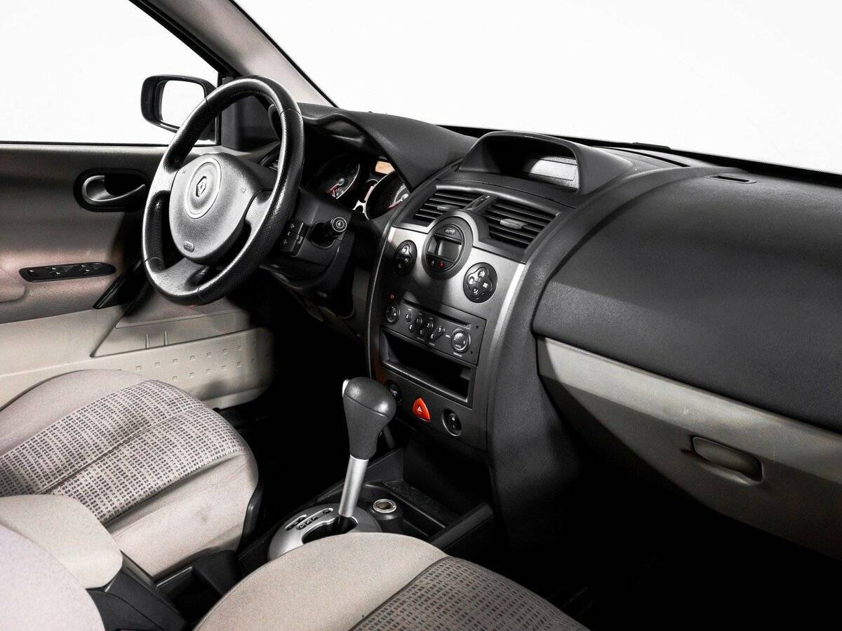 Renault Megane с пробегом — 2006 год. Фото: #8