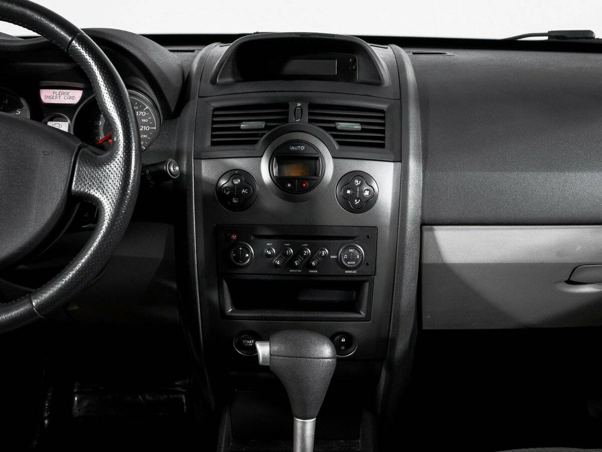 Renault Megane с пробегом — 2006 год. Фото: #12