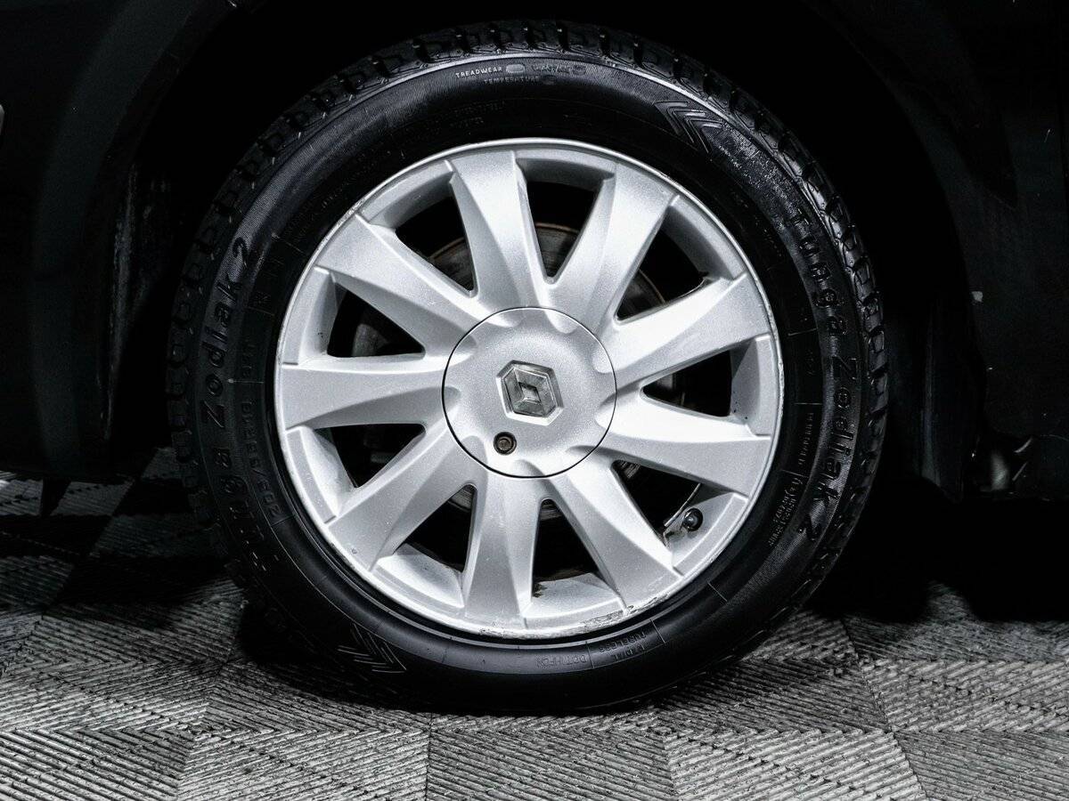 Renault Megane с пробегом — 2006 год. Фото: #14