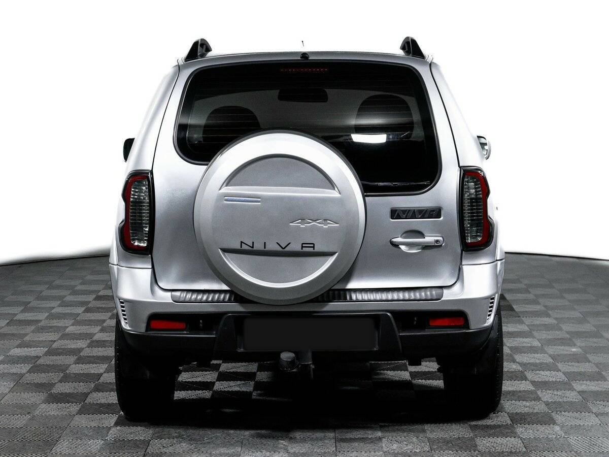 Chevrolet Niva с пробегом — 2010 год. Фото: #5